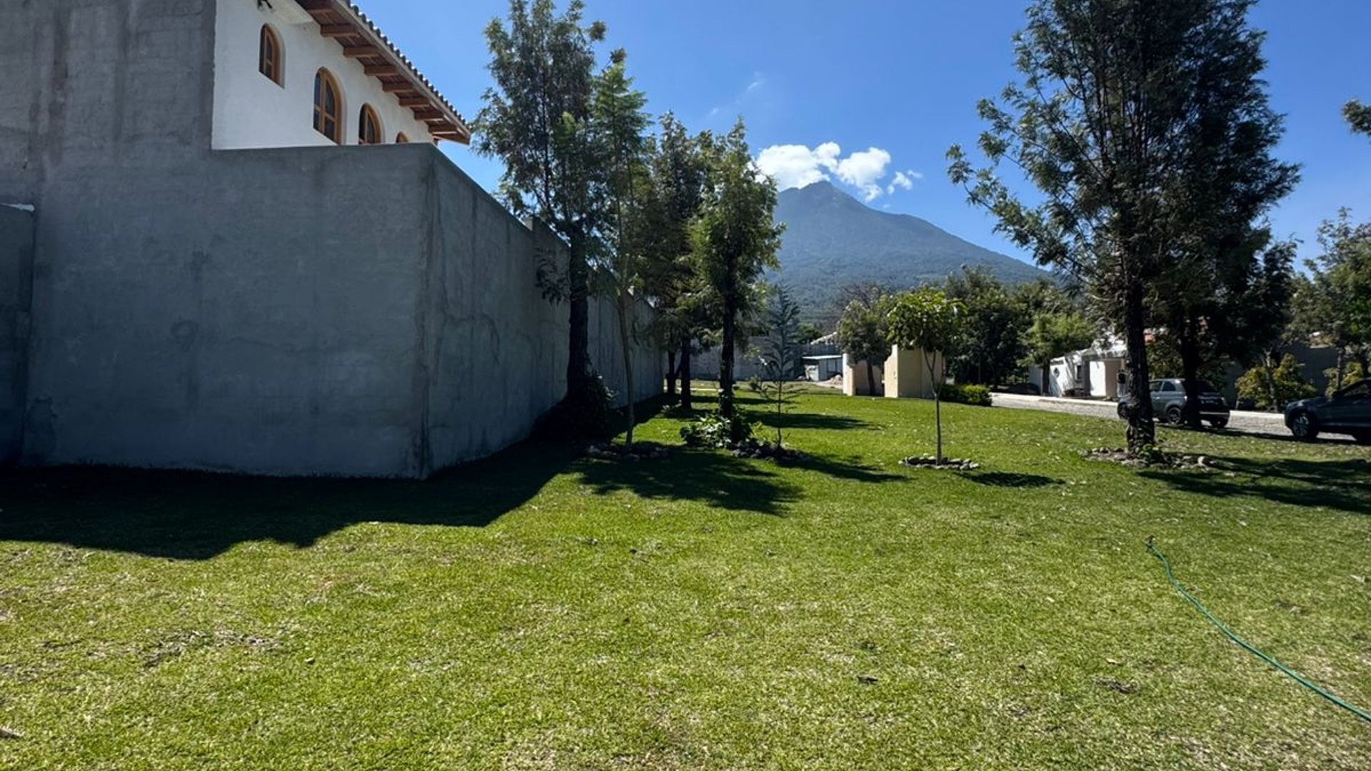 TERRENO TOTALMENTE PLANO EN VENTA EN COND. SAN PEDRO LAS HURTAS - Miniatura 6
