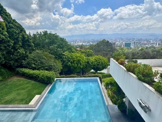 CASA EN VENTA EN KM 8.5 CARRETERA A EL SALVADOR, LUJOSA Y MODERNA - Image 7