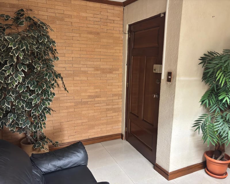 VENTA DE CÉNTRICA OFICINA 168MT2 - CENTRO EMPRESARIAL, ZONA 10