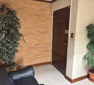 VENTA DE CÉNTRICA OFICINA 168MT2 - CENTRO EMPRESARIAL, ZONA 10
