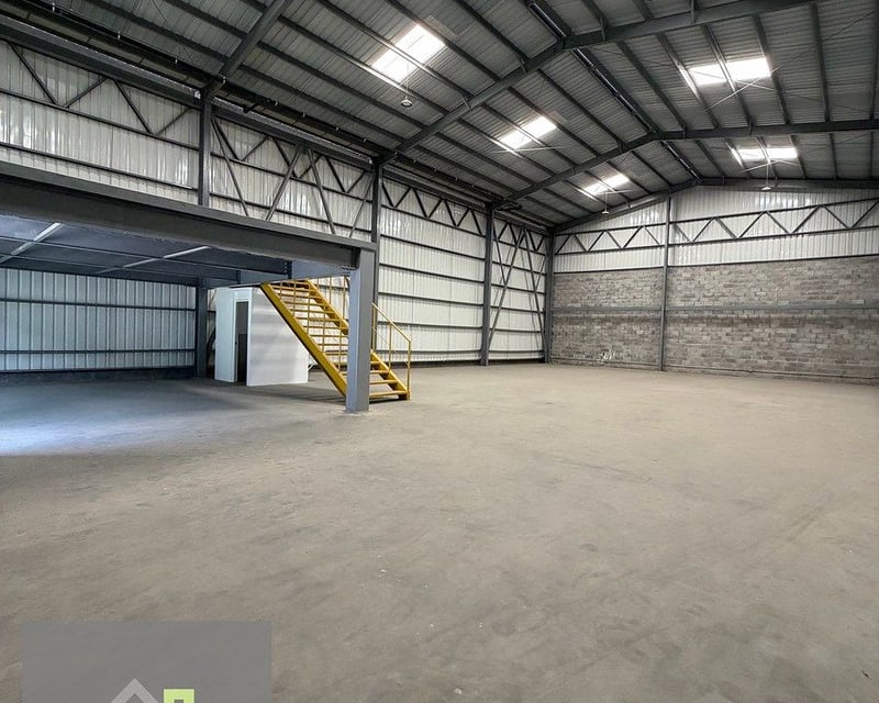 BODEGA EN RENTA / VENTA VILLA CANALES - Miniatura 7