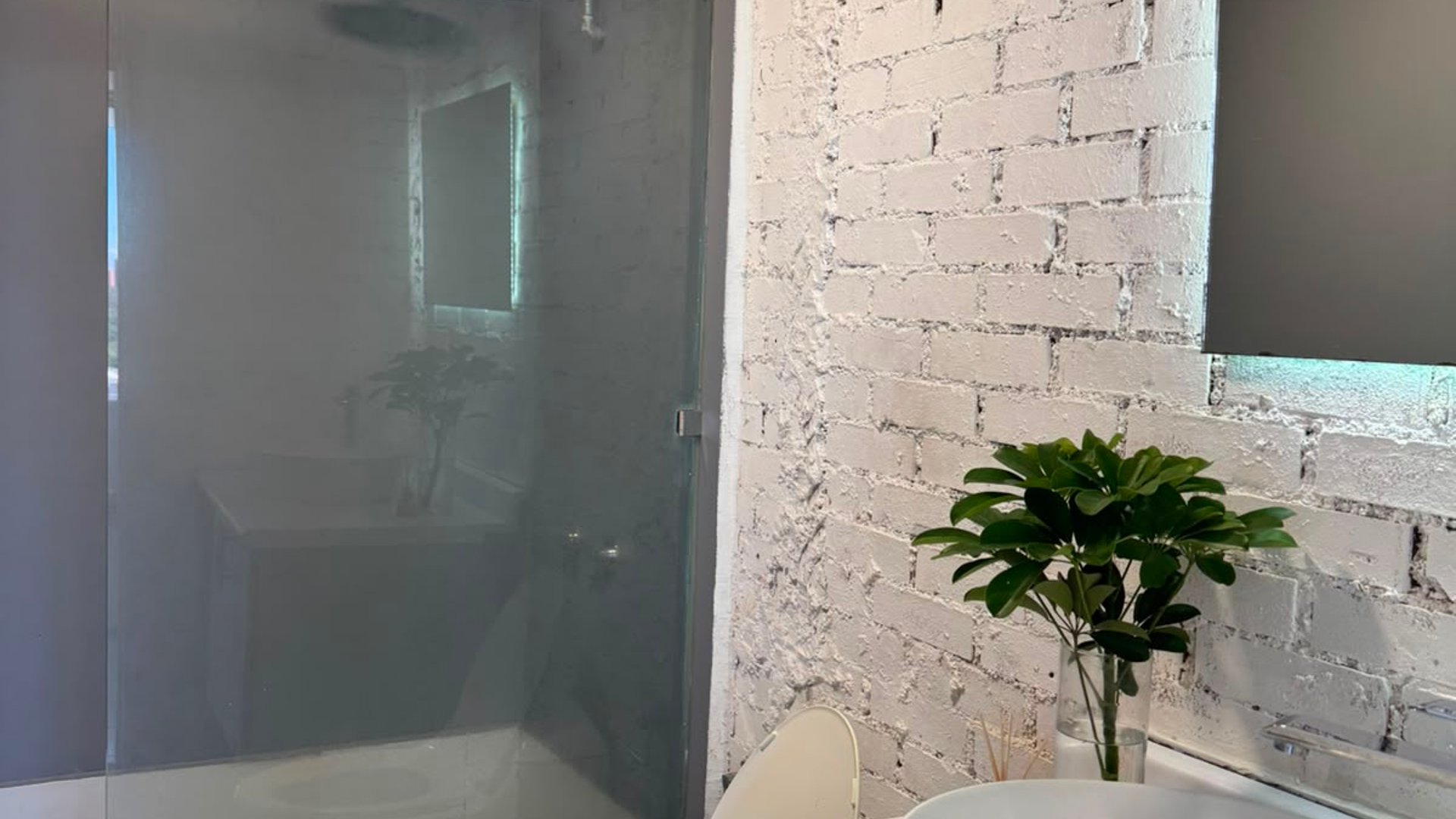 Apartamento Amueblado en Renta en Zona 9 - Miniatura 10