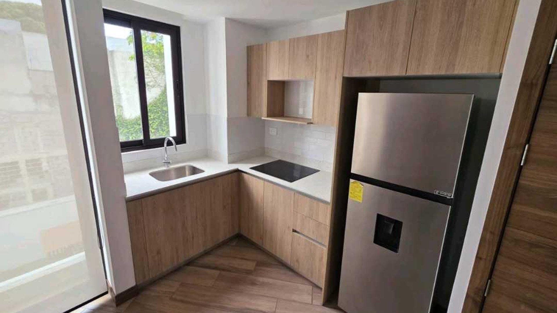 APARTAMENTO EN ALQUILER???? Edificio Privé, Zona 15 - Miniatura 5
