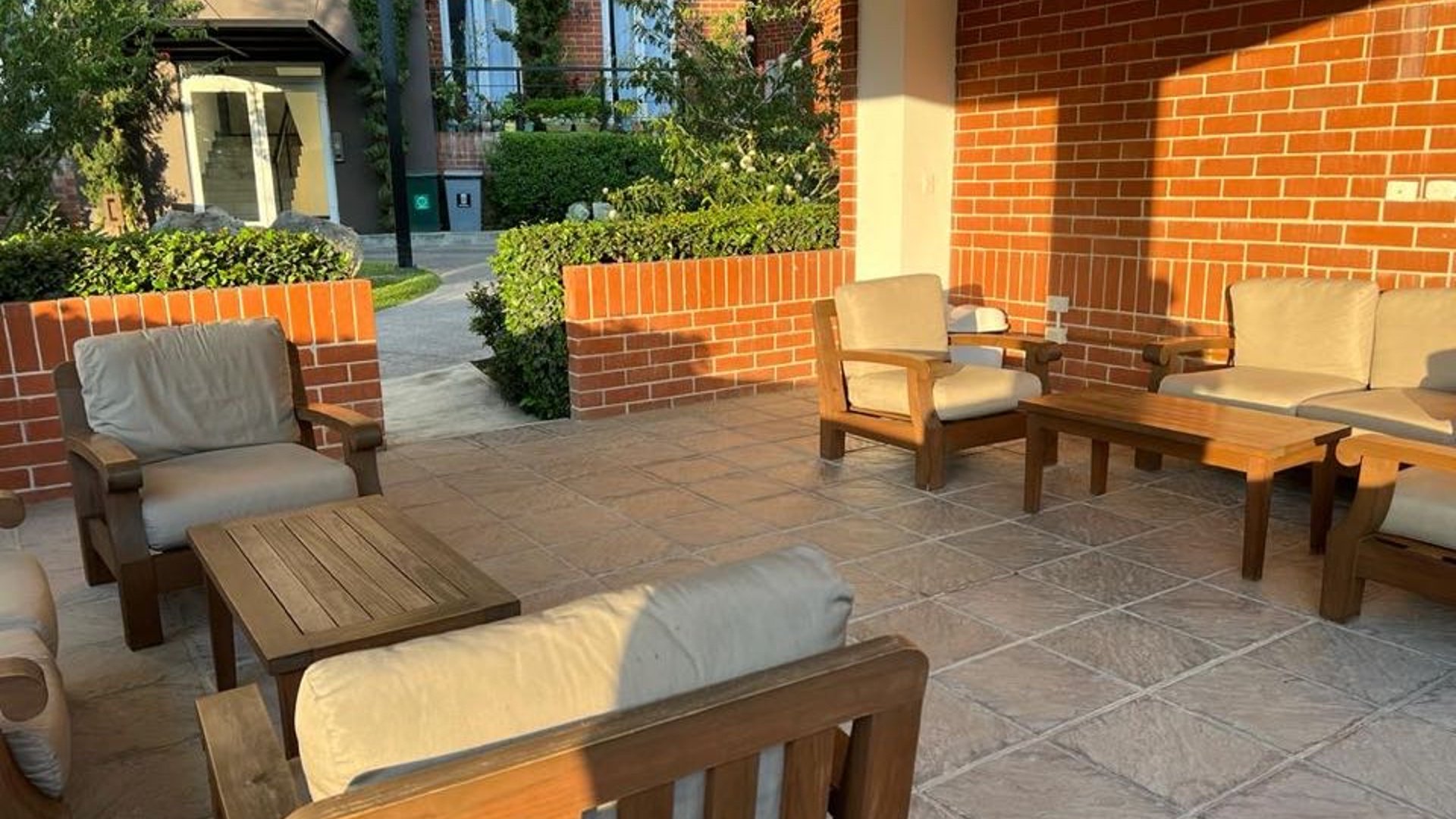 APARTAMENTO EN RENTA EN ZONA 16 - Miniatura 3
