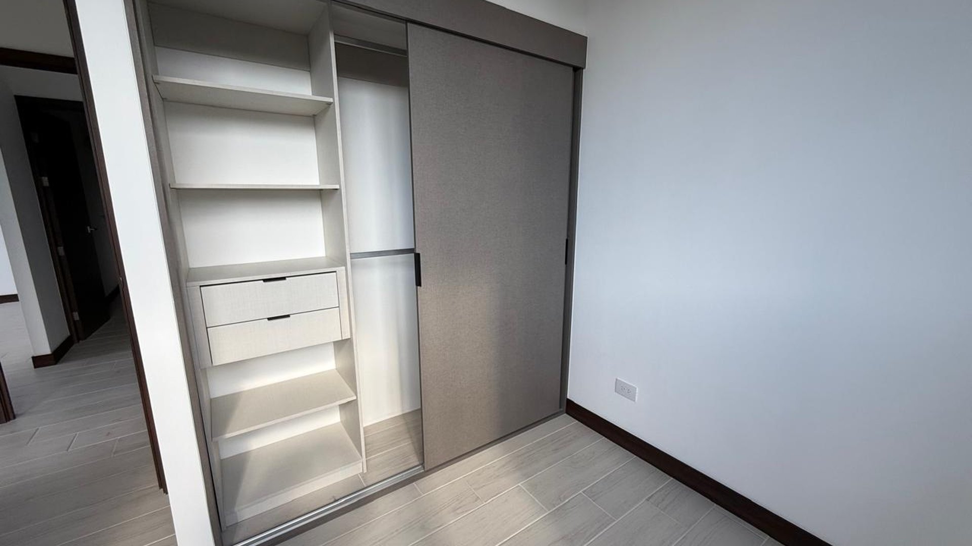 EDIFICIO SPAZIO ZONA 15 NUEVO APARTAMENTO EN RENTA 3 HABITACIONES - Miniatura 6