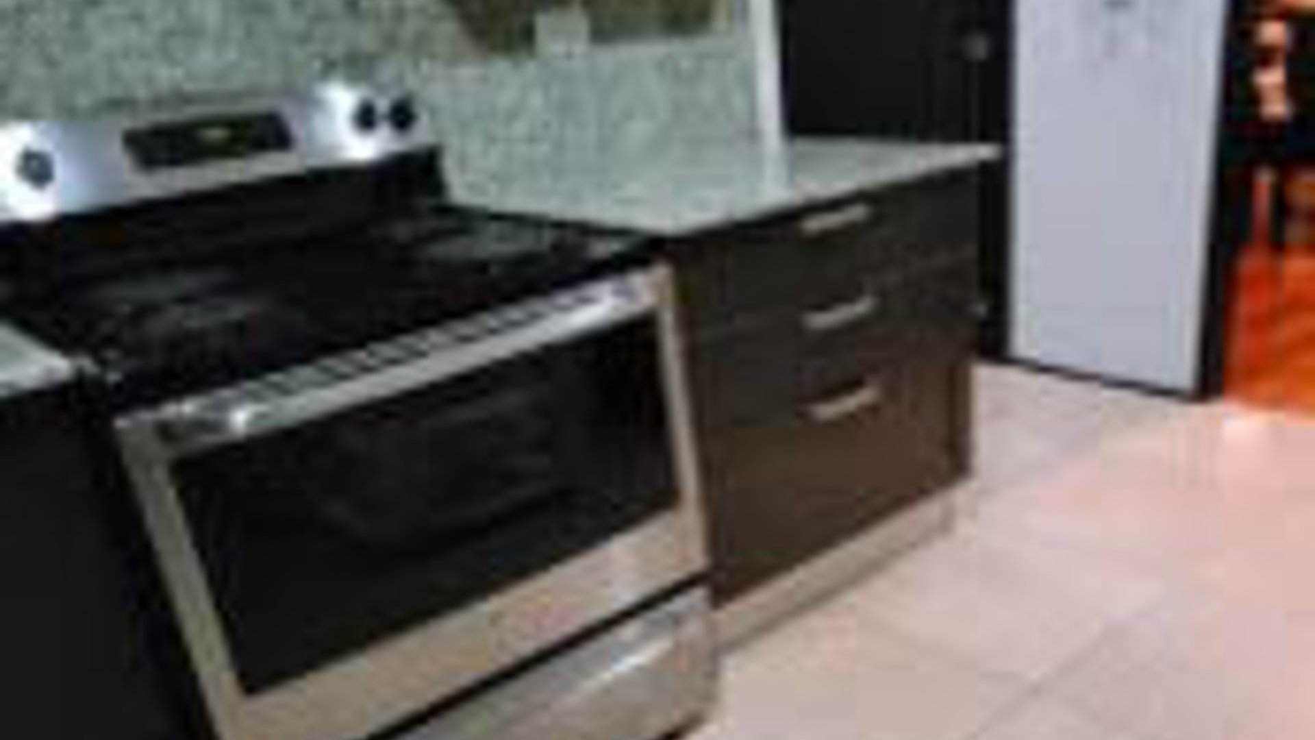 APARTAMENTO AMUEBLADO EN RENTA ZONA 10 - Miniatura 10
