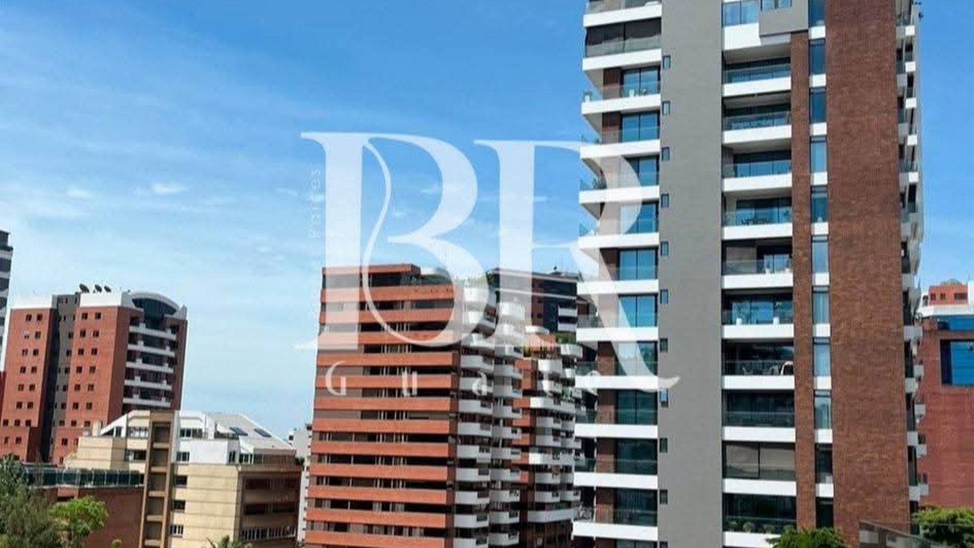 VENTA APARTAMENTO EN GAUDI ZONA 10 DE 4 HABITACIONES - Image 1