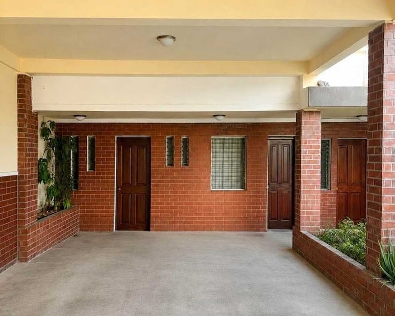 CASA EN VENTA 📍 Condominio Pinares de San Cristóbal, Zona 8 de Mixco