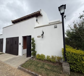 Casa en venta entre Sta. Lucía Milpas y Bárcenas