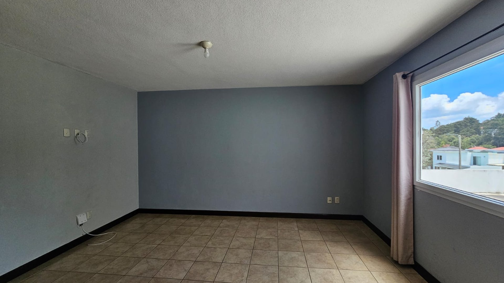VENTA Casa Residenciales Fontana I Km. 25.5 Fraijanes - Miniatura 6