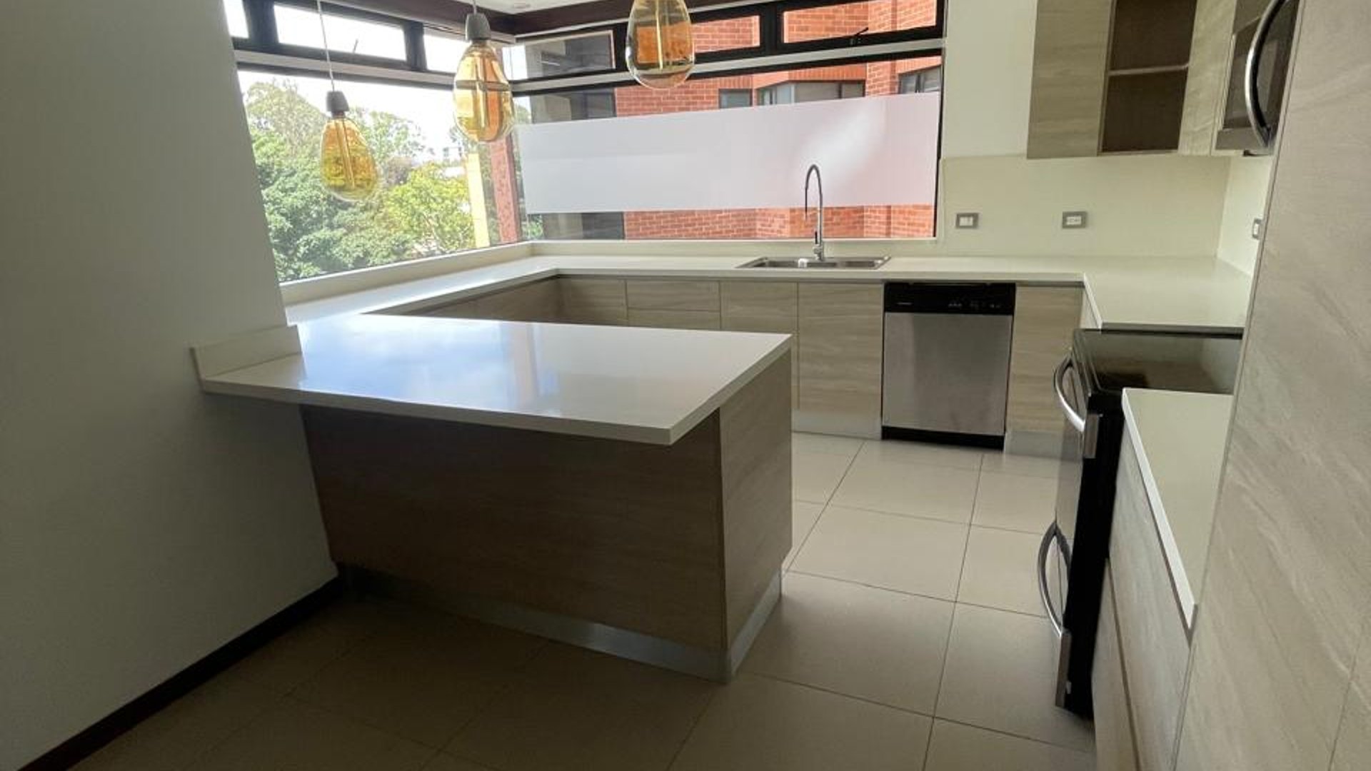 Exclusivo Apartamento de 400 m² en Villa Fontana, Zona 14 - Miniatura 4