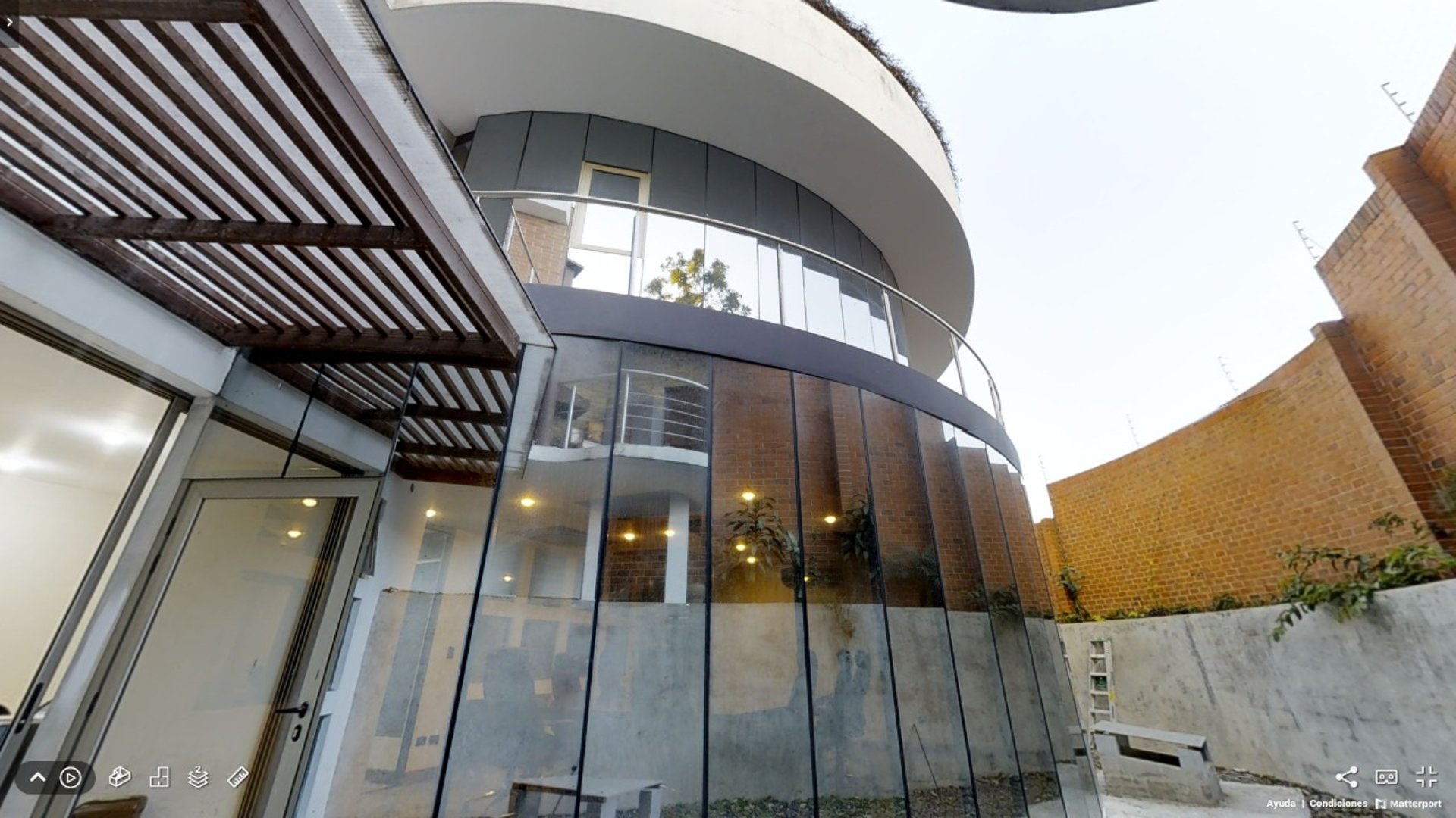 Edificio en Venta en Zona 14  - Miniatura 2