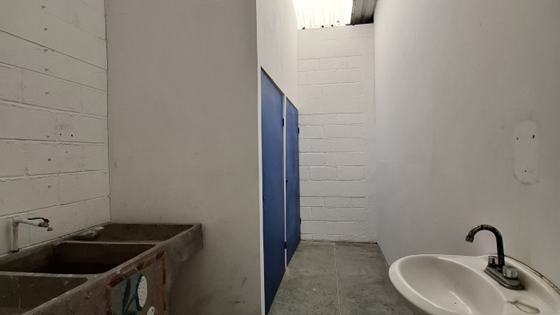 ALQUILER DE OFIBODEGA EN SAN MIGUEL PETAPA . - Miniatura 14