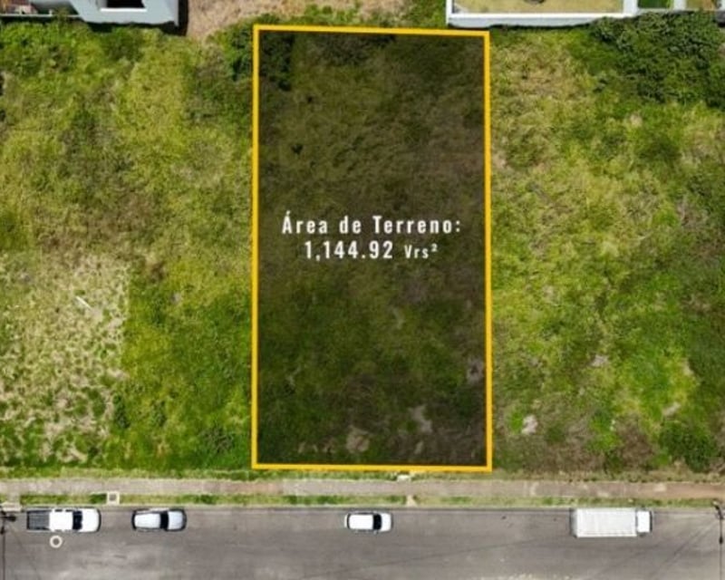 Terreno plano en venta en Hacienda Real zona 16 Ref-5442