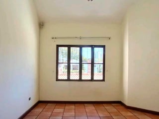 CASA  EN VENTA ESTILO COLONIAL,📍sobre 20 calle Z. 10, fuera de garita - Image 12