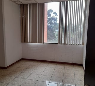Rento Oficina Edificio Médico Obelisco z.10