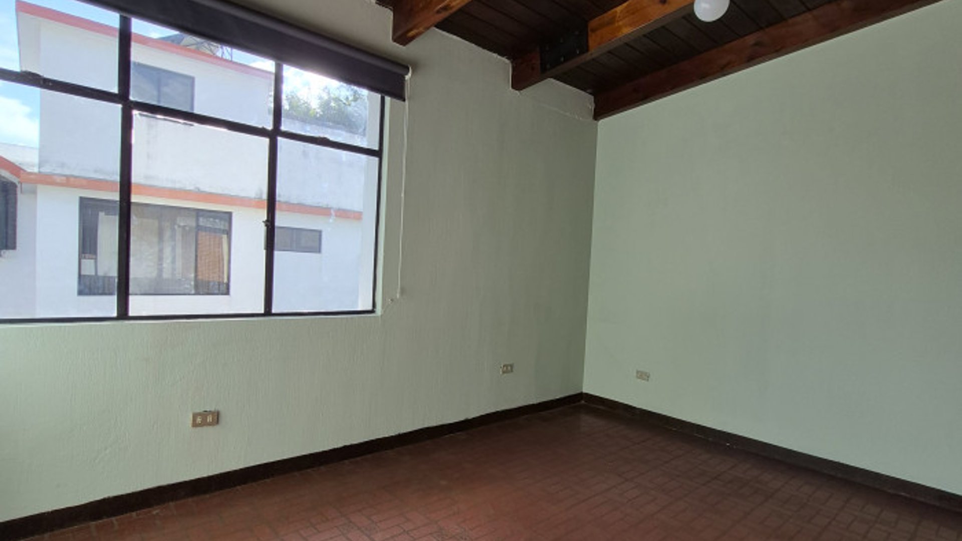 Casa en renta para oficinas zona 15 Vista Hermosa 1 - Miniatura 14