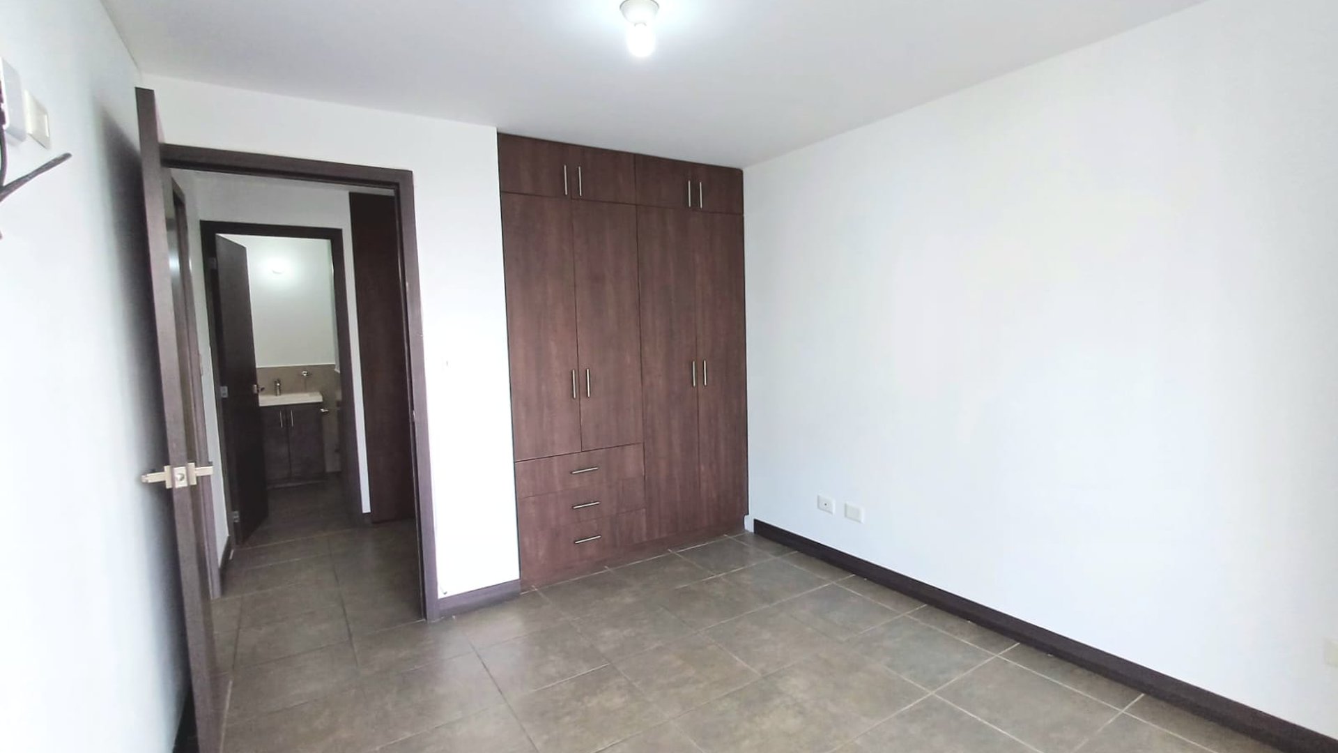 VENTA Apartamento Zona 15 Edificio 3-85 - Miniatura 6
