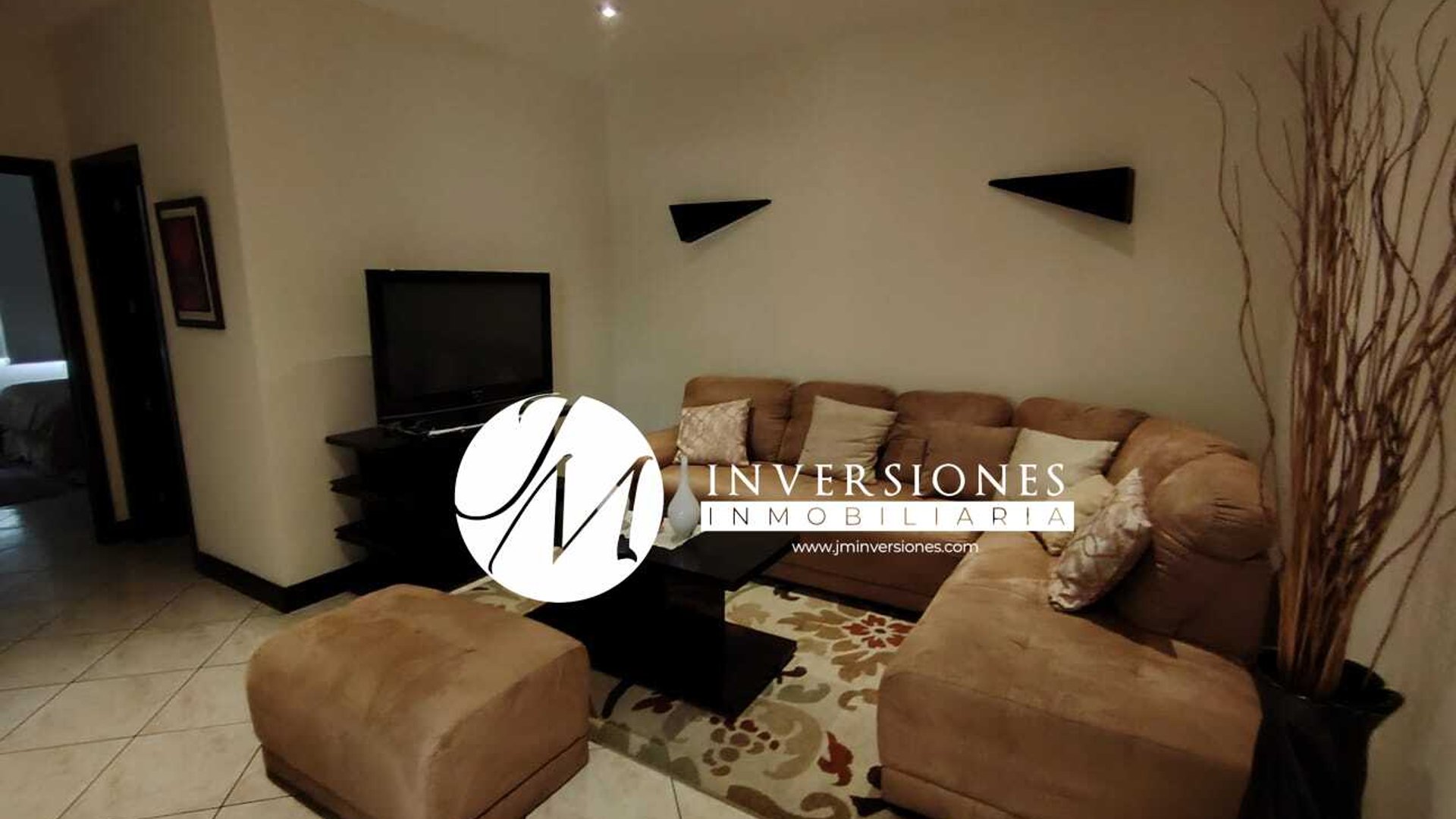 Modern 3-Bedroom Apartment in Zone 10, Guatemala City | 198m² | Parking | 400K USD