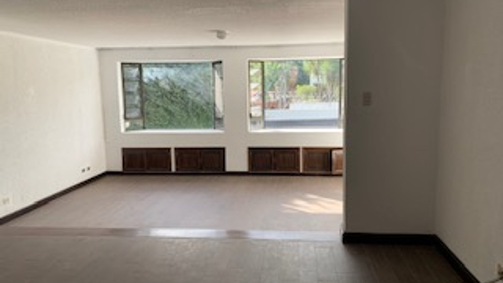 Vendo Espectacular casa en Zona 10 - Miniatura 2