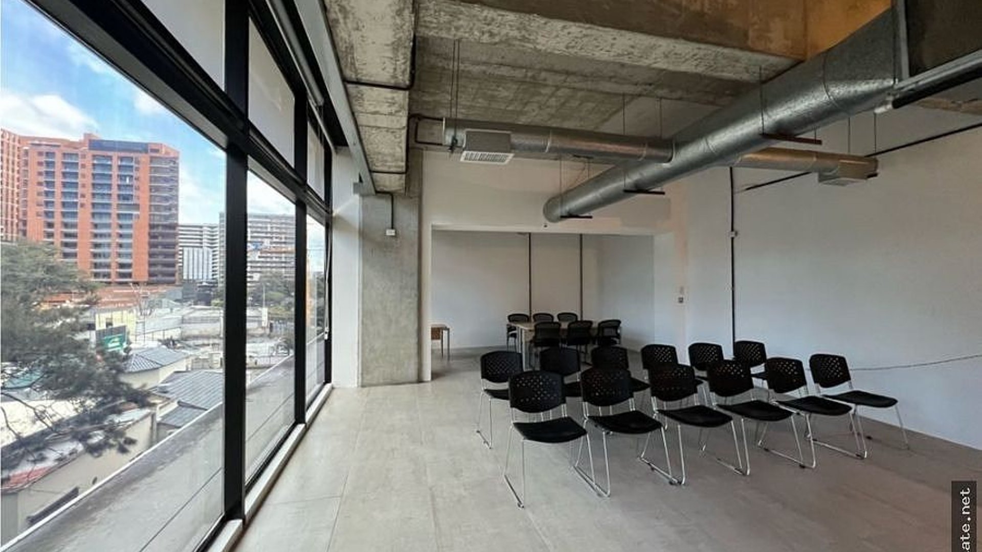 Oficina en venta, Design Center - Image 1