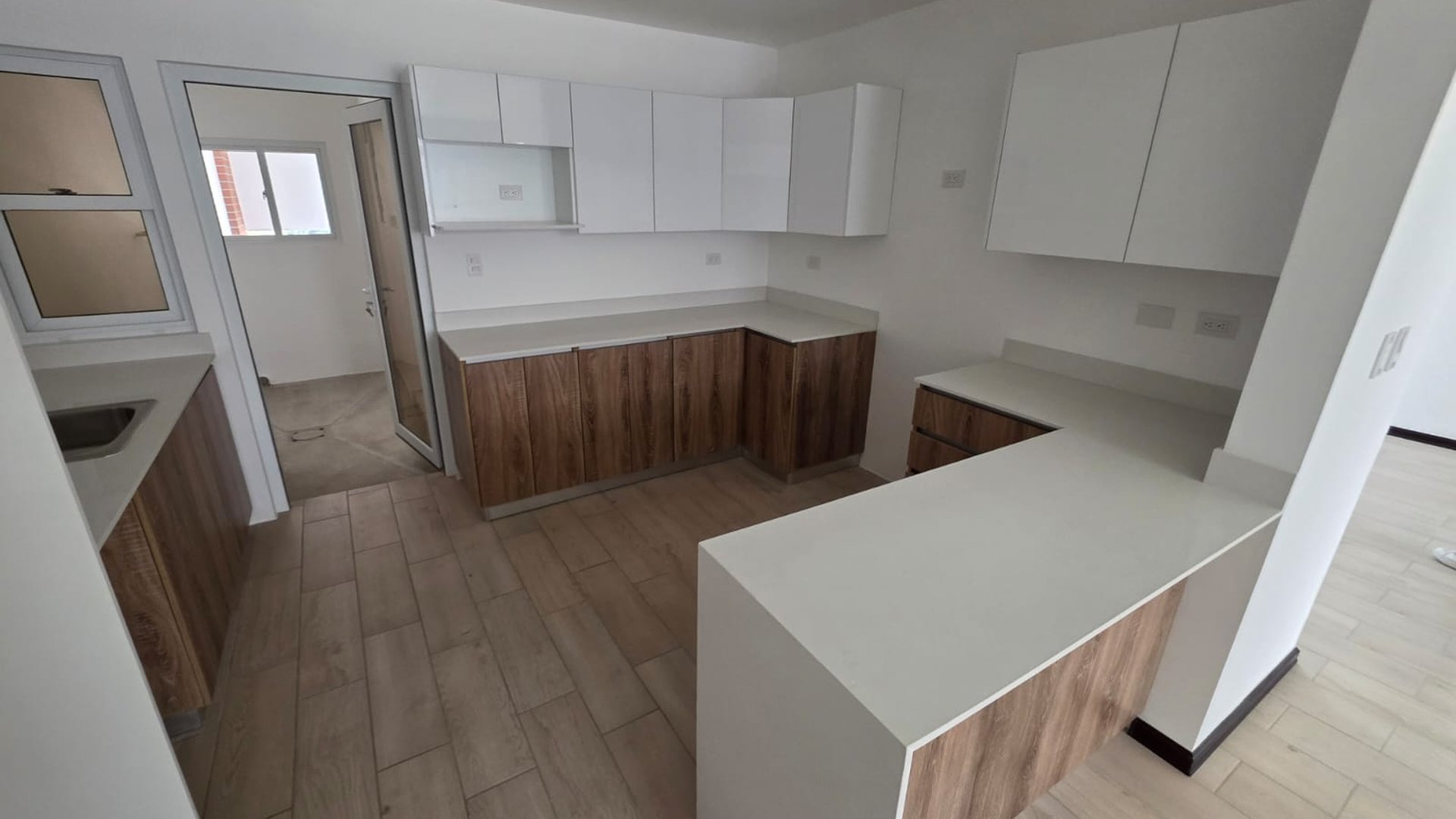 Casa con Jardín en venta 3 Habitaciones Trivento KM 18.5 Ref-5633