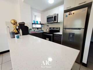 APTO. EN VENTA ZONA 16 P/ INVERSIÓN 3 HABITACIONES, EDIF. HEXA CAÑADA 16 - 3