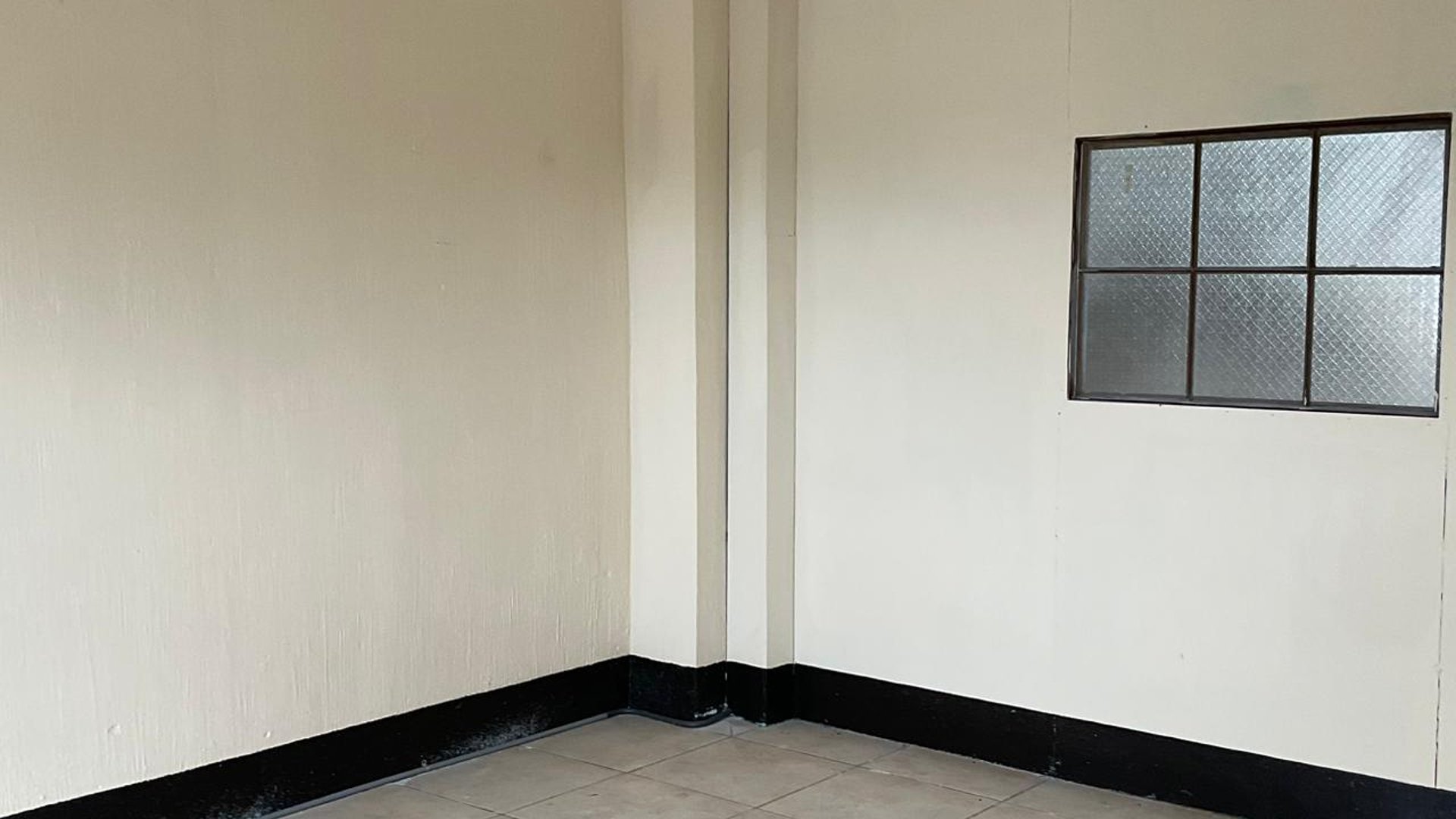 Edificio + Bodega en Renta - Miniatura 9