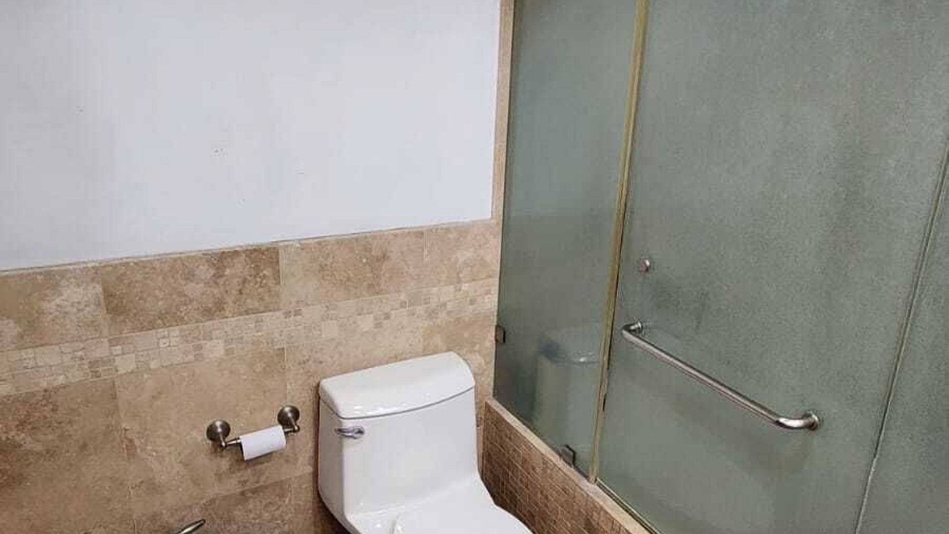 Apartamento en ALQUILER en Báltica zona 14 - Miniatura 19