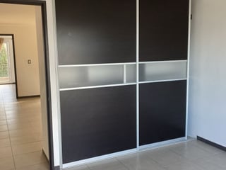 Casa en alquiler en Cumbres de la Arboleda Guatemala - Image 9