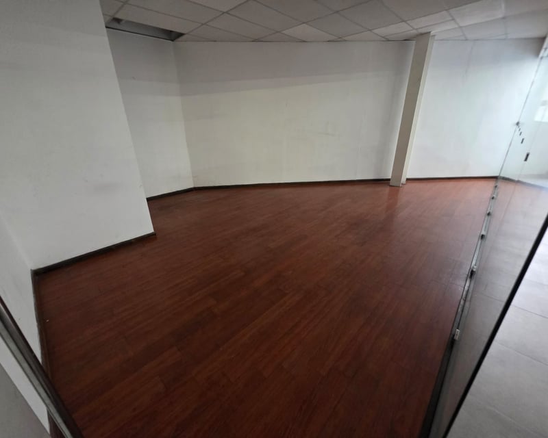 Local en renta dentro de Plaza Comercial zona 9 Ref-5144