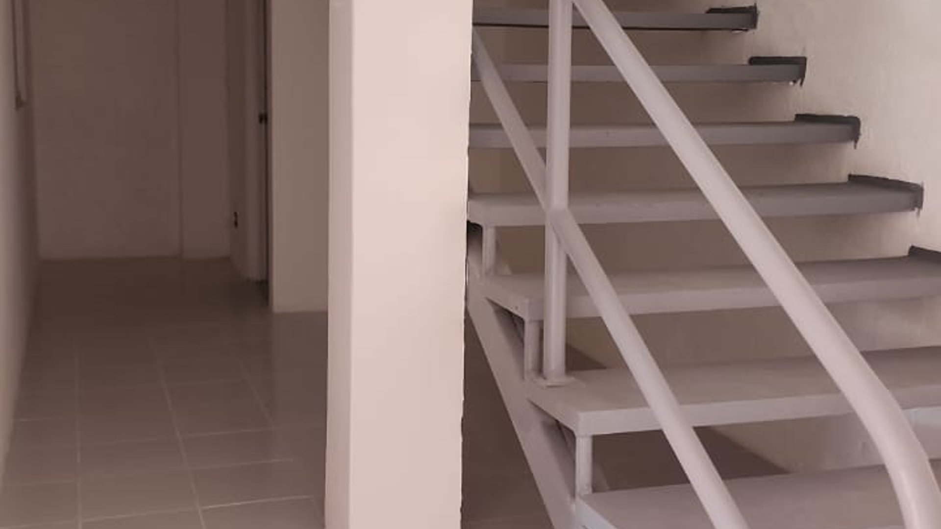 OFIBODEGA EN COMPLEJO ZONA 6 DE VILLA NUEVA - Miniatura 4
