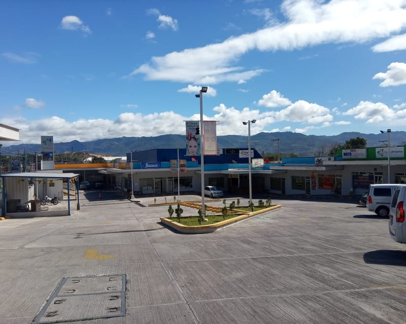 Local en Renta Plaza Prisma en Villa Nueva