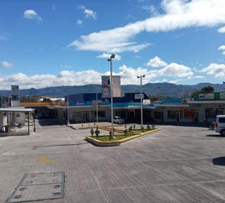 Local en Renta Plaza Prisma en Villa Nueva