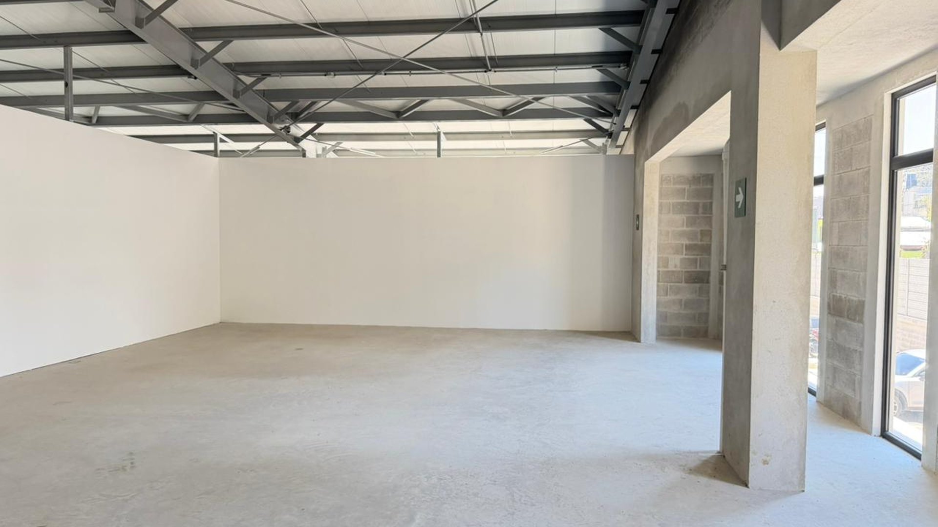 Amplia Bodega en Renta Zona 10, Guatemala: Oportunidad Única - Miniatura 15