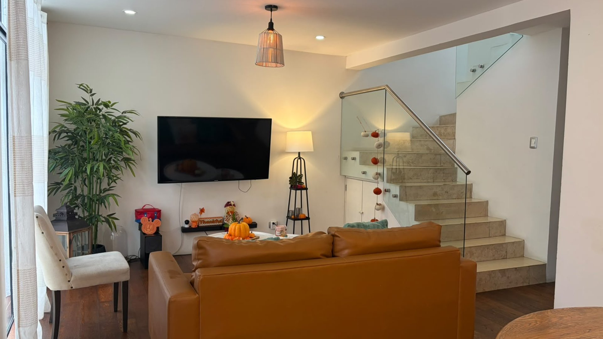 Casa Moderna en Condominio María Luisa ref-6144