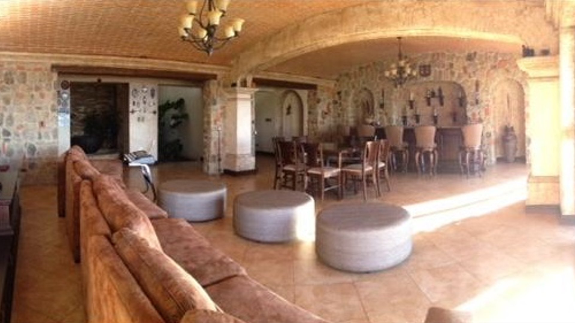 Vendo Espectacular Casa en Montebello II CAES - Miniatura 4