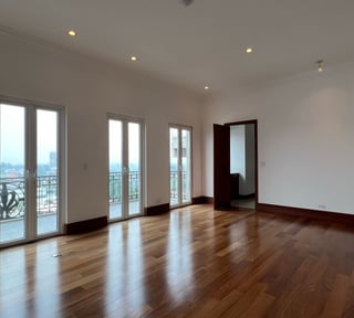 Venta de Penthouse de 2 dormitorios en Edificio Vía 7, zona 10