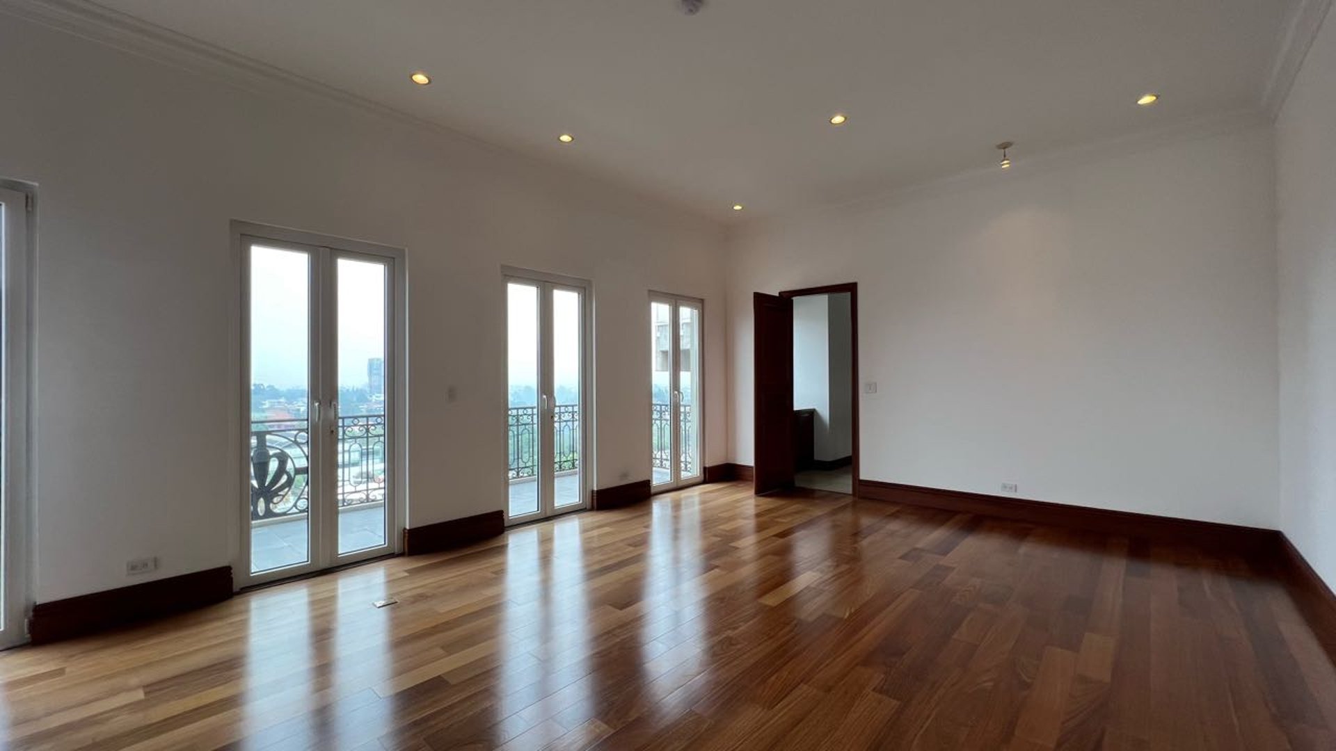 Venta de Penthouse de 2 dormitorios en Edificio Vía 7, zona 10