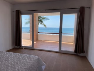 Casa en venta a la orilla de la Playa - 4