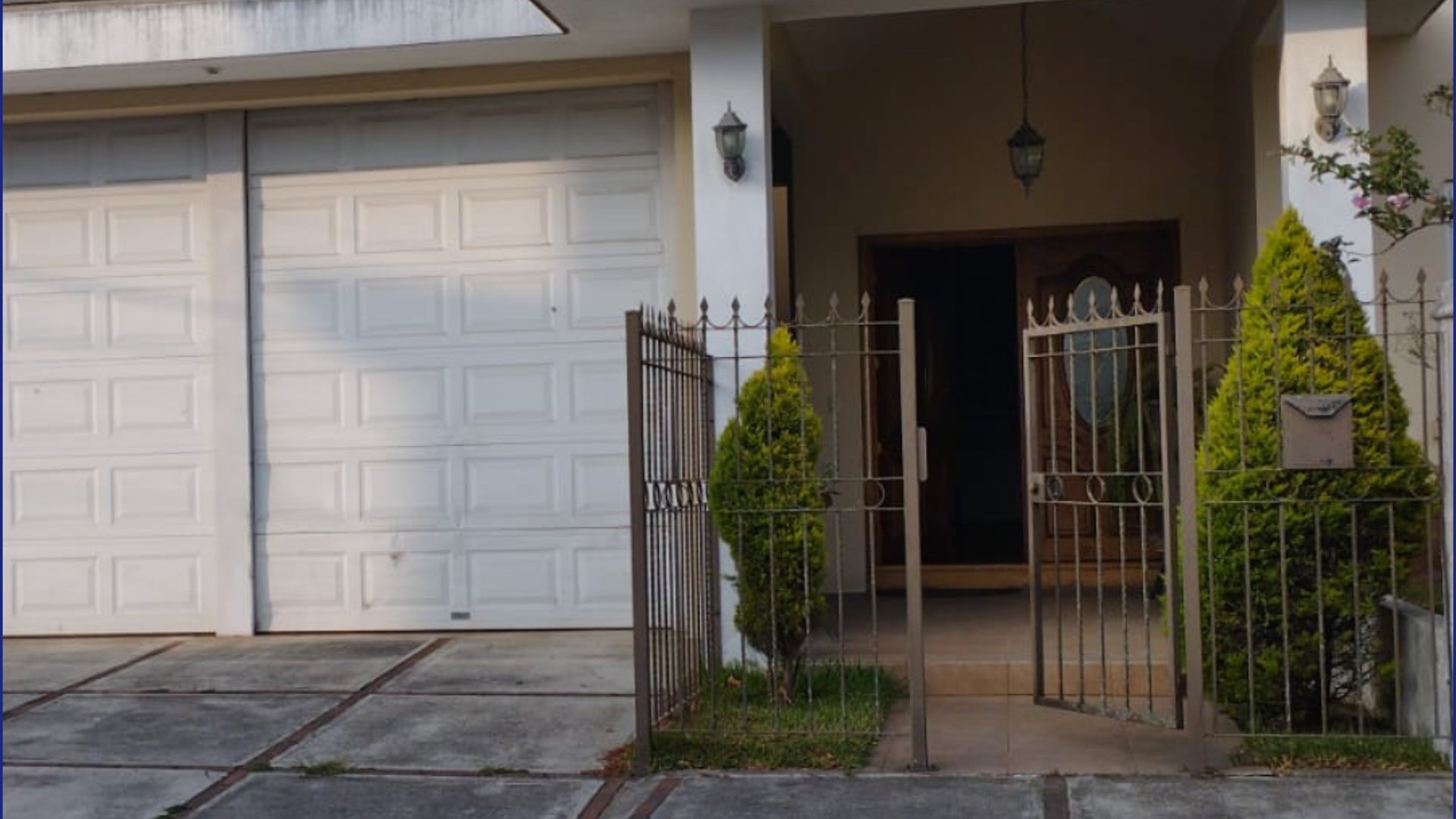 House for Sale in Terravista Coventry, Lo de Dieguez, Guatemala | 4 Bedrooms, 4 Bathrooms, 509.57 m² | Fireplace & Garden | $420,000