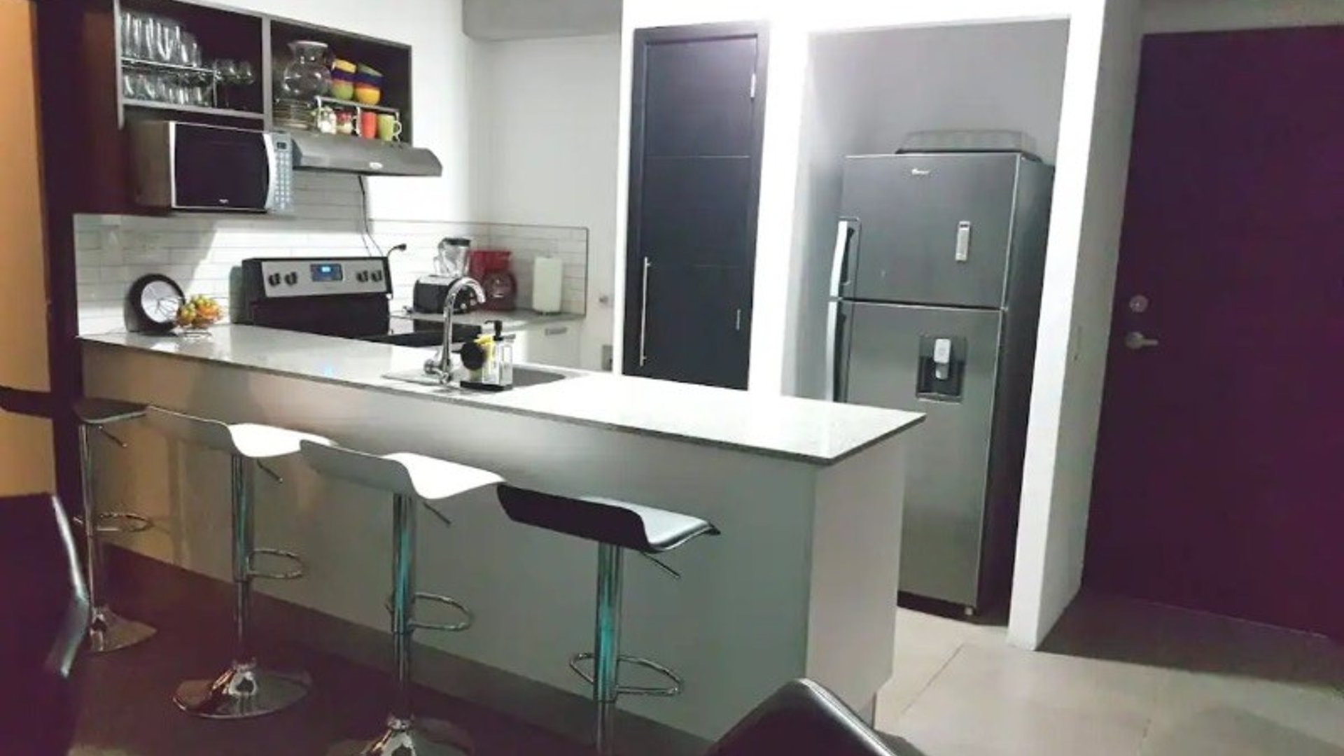 Apartamento en Venta en Zona 10, Ciudad de Guatemala - Miniatura 2