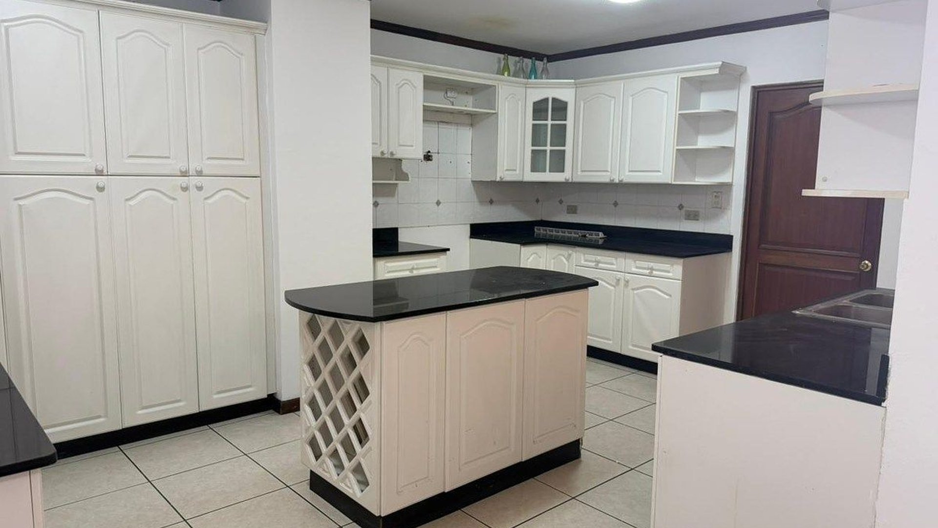 APARTAMENTO EN VENTA EN ZONA 10 SECTOR LA ESTACION