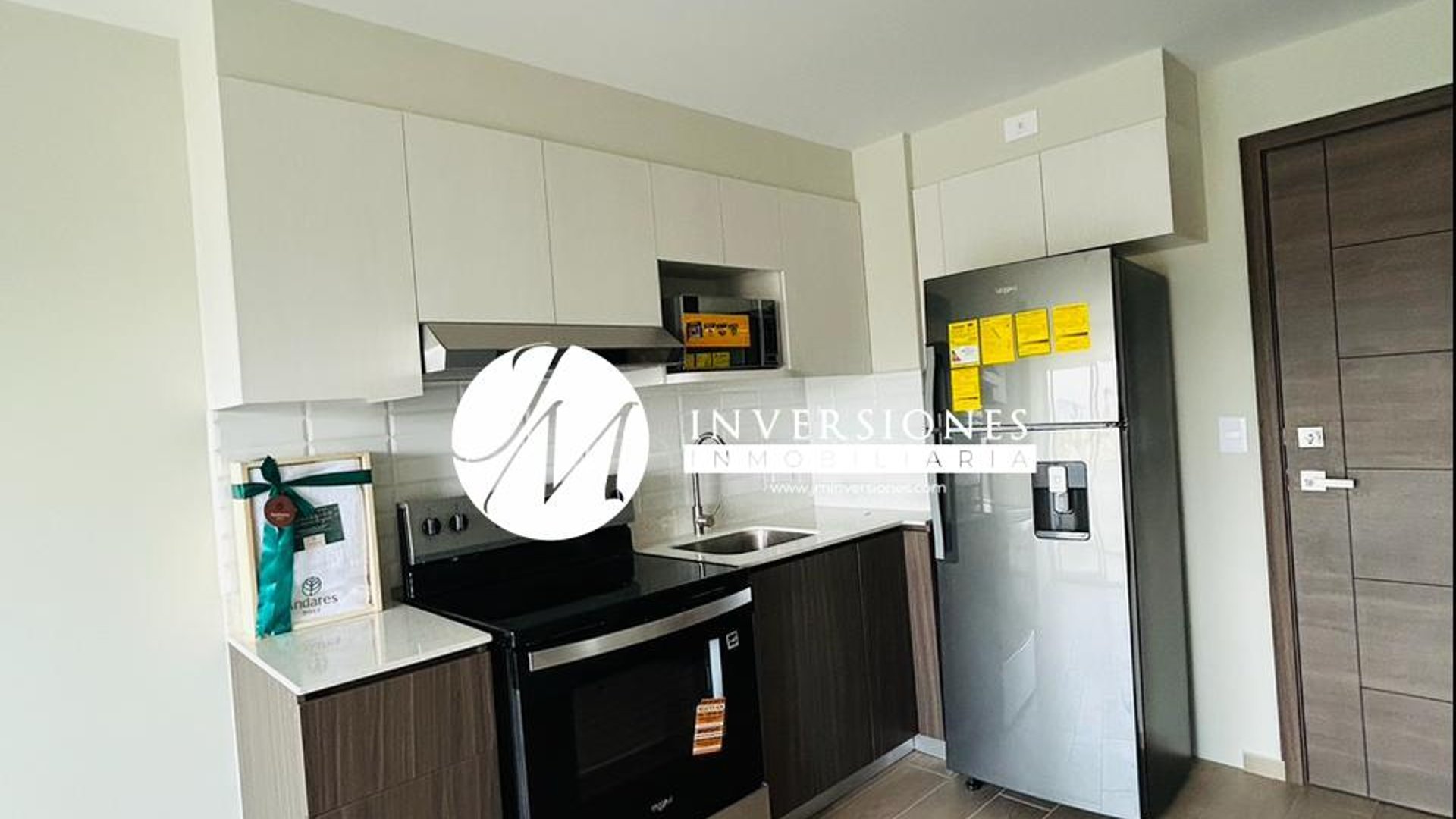 Apartamento en renta Con Linea blanca en zona 12 - Miniatura 2
