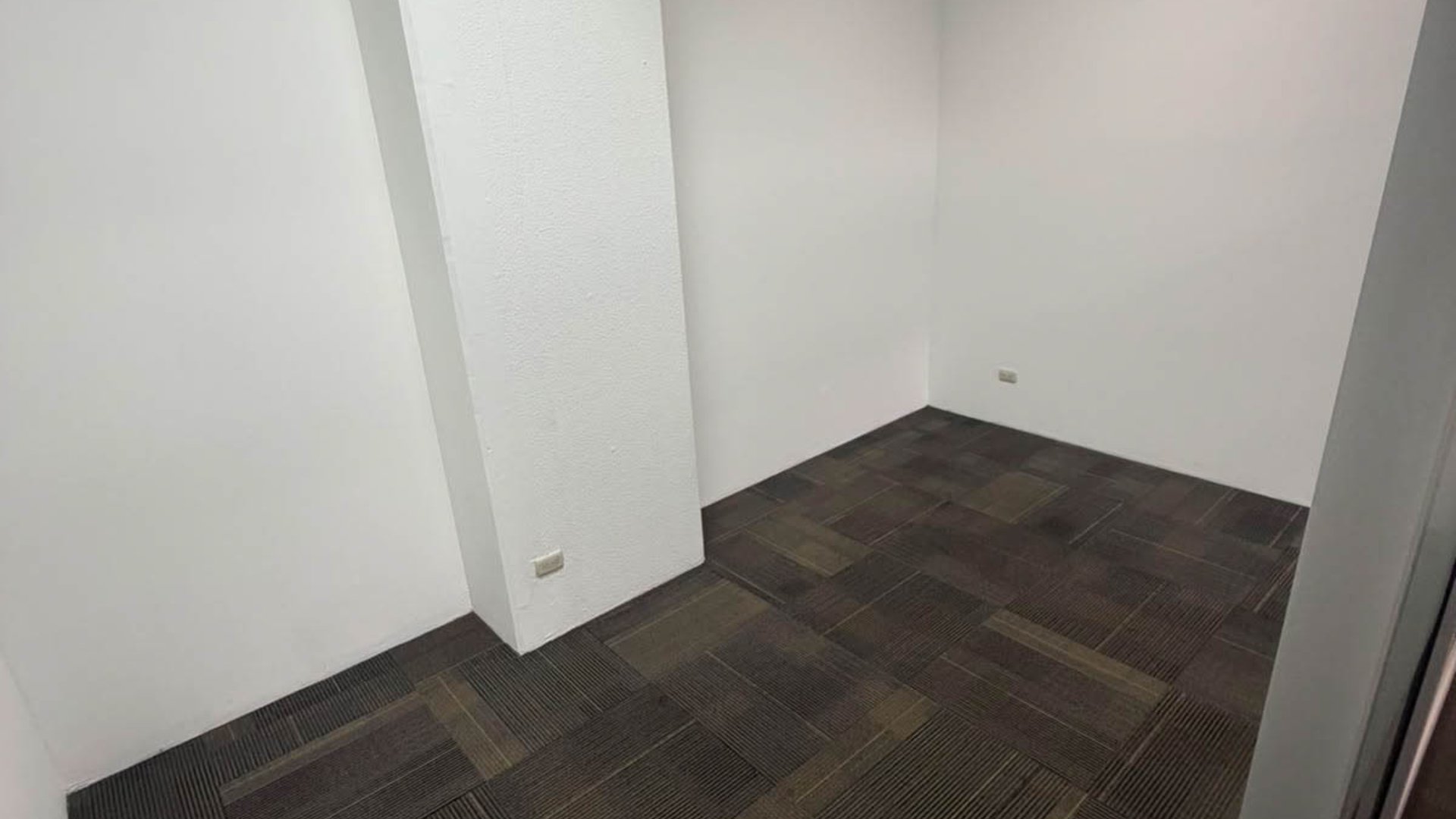 OFICINA EN RENTA EN ZONA 10, SOBRE DIAGONAL 6 - Miniatura 7