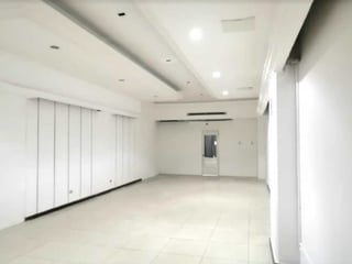 Alquilo Local Comercial en Pradera zona 10 - 2