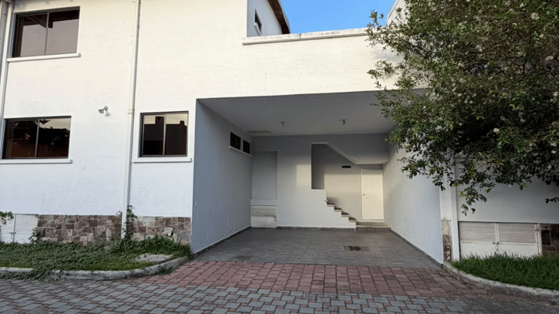 CASA EN RENTA | BOULEVARD ACATÁN CONDOMINIO SAN MATEO , ZONA 16