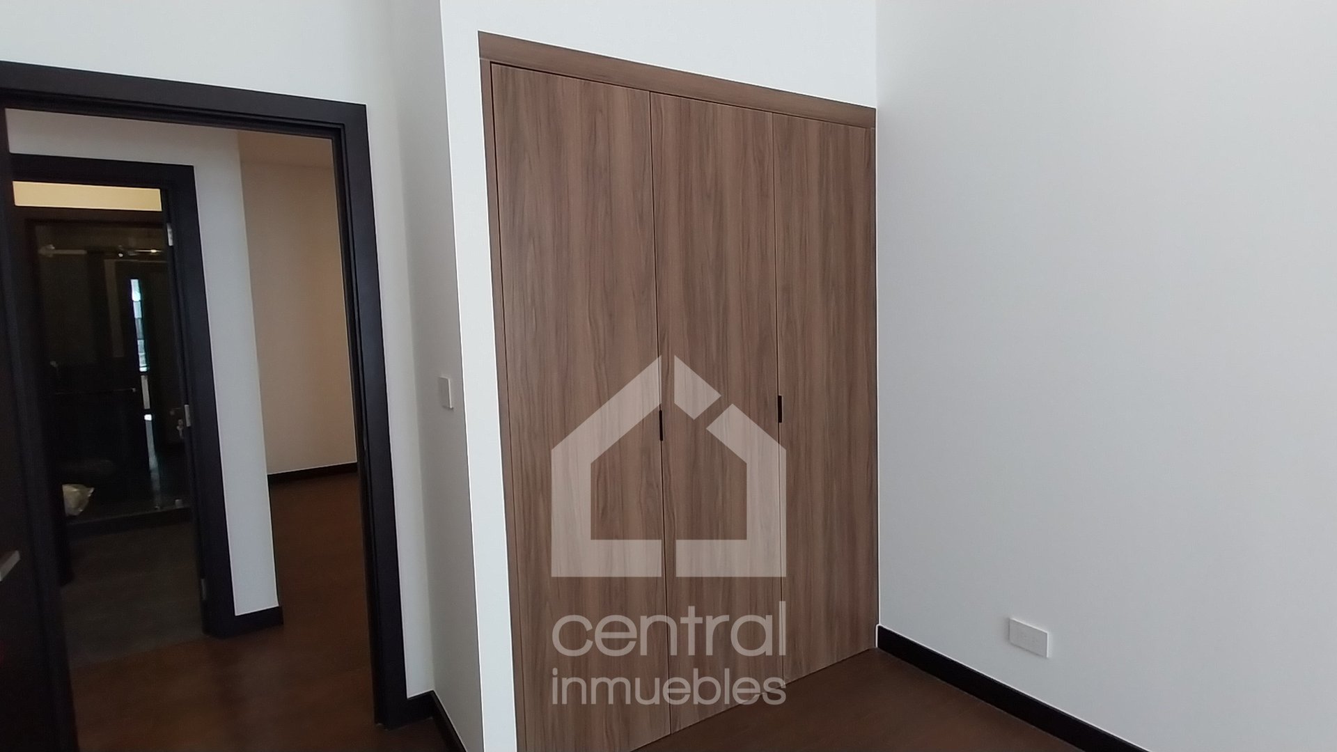 Lujoso Apartamento en Renta con jardín privado en Nogales Cayalá - Miniatura 9