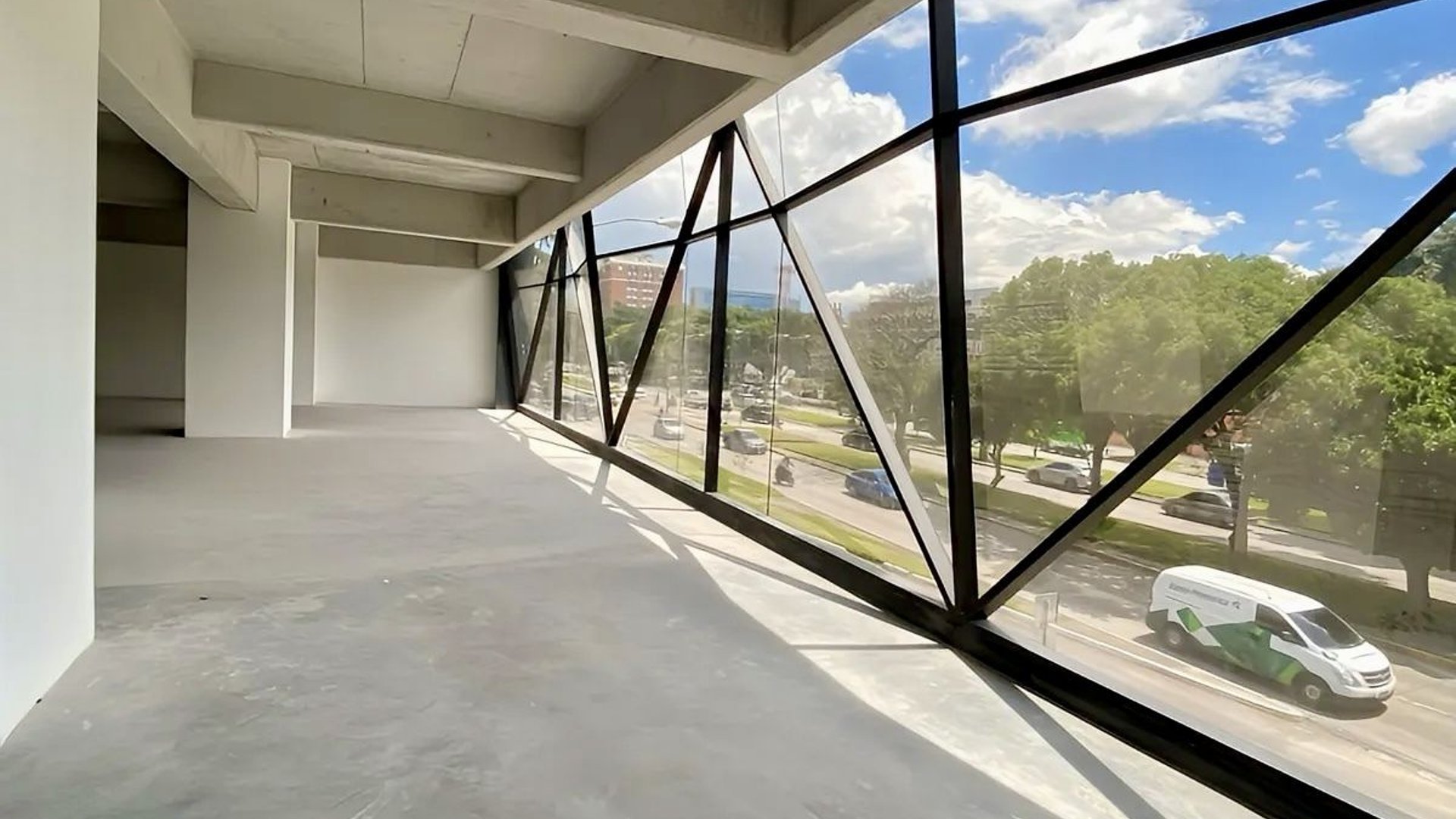 VORIAN REFORMA 383 / Oficina en renta, zona 10