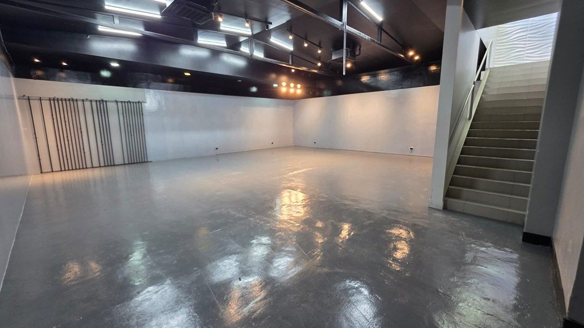 PROPIEDAD EN ALQUILER IDEAL PARA SHOWROOM U OFICINAS – ZONA 10